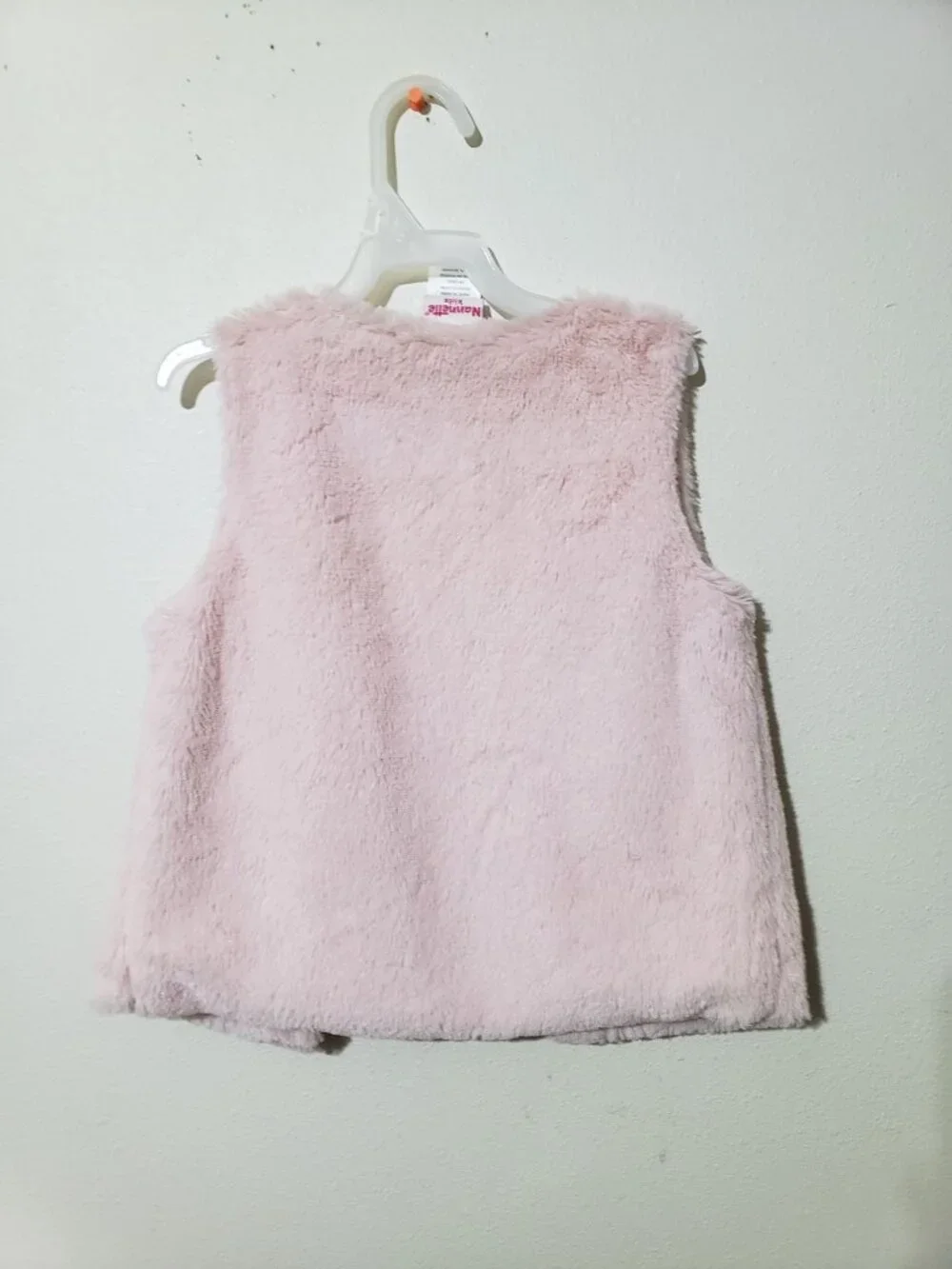 Nannette Kids girl's pink faux fur vest with flower, size 6